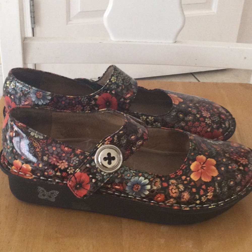 Alegria Shoes - Picture 2 of 9